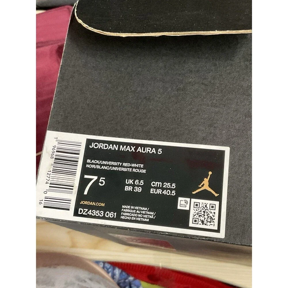 Jordan max aura